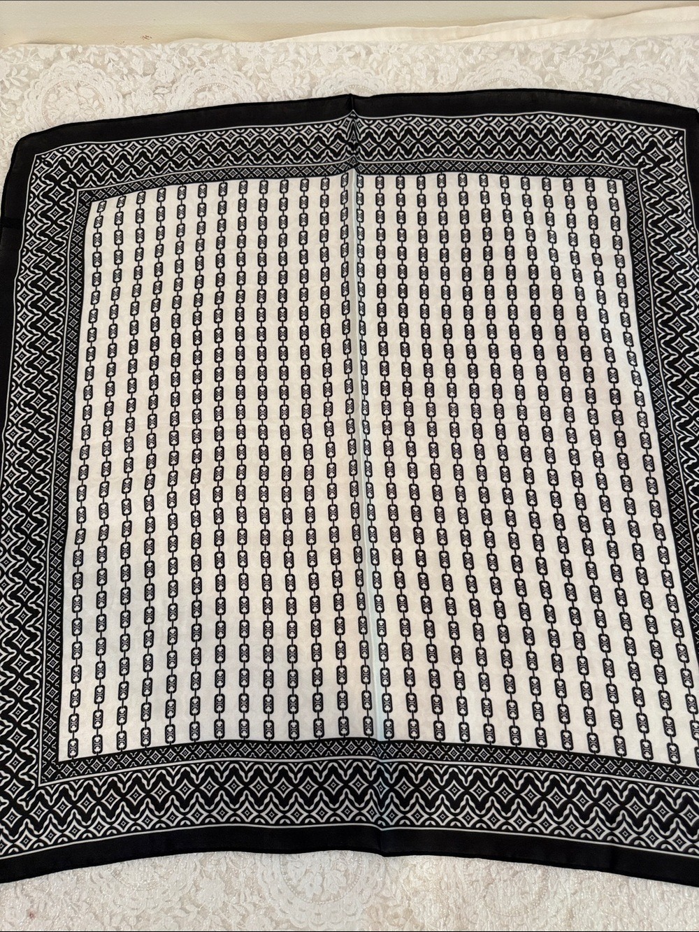 Black and White Geometric polyester Scarf - Picture 2 of 16